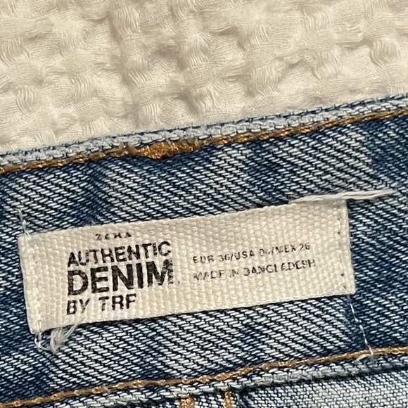 Zara denim shorts - Picture 2 of 3